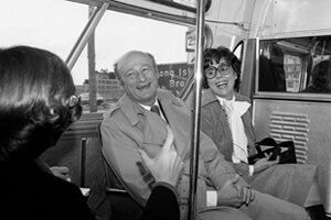 Ed Koch with his former Miss America Bess Myerson, his constant "companion" during his first race for mayor. | MUNICIPAL ARCHIVES OF THE CITY OF NEW YORK