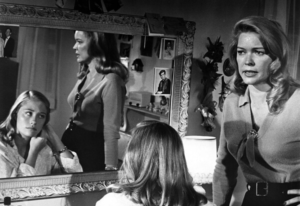 Ellen Burstyn (r.) with Cybill Shepherd in “The Last Picture Show.” | BROOKLYN ACADEMY OF MUSIC