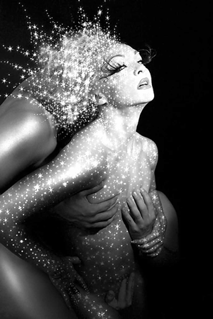 The Moon Seduces the Men