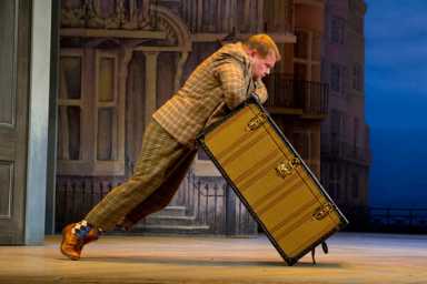 One Man, Two Guvnors
Music Box Theatre