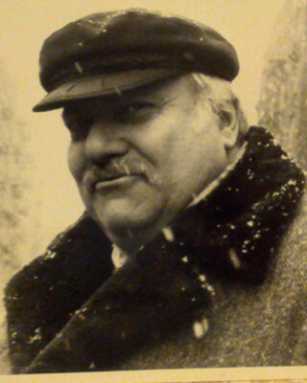 Lew-in-SnowIS