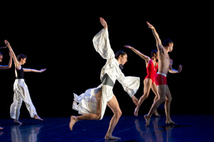 SOLOMONS-Trisha-Brown-by-Laurent-PhilippeIS