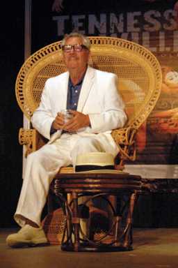 KENNERLEY-EnAvantTennesseeWilliams_Ron-Sharpe-IS