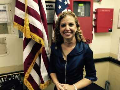 wasserman-schultz-e1443564350238