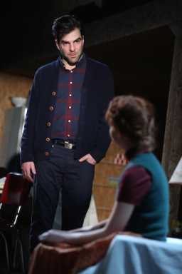 BYRNE-smokefall-Zachary_Quinto-by_Joan_Marcus-IS
