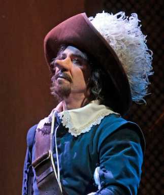 jacobson-roberto-Alagna-as-Cyrano-in-Alfanos-Cyrano-de-Bergerac.-Photo-Ken-Howard-Metropolitan-Opera.-copy