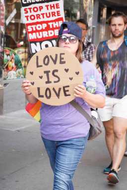 humm-chechnya-love-is-love-copy