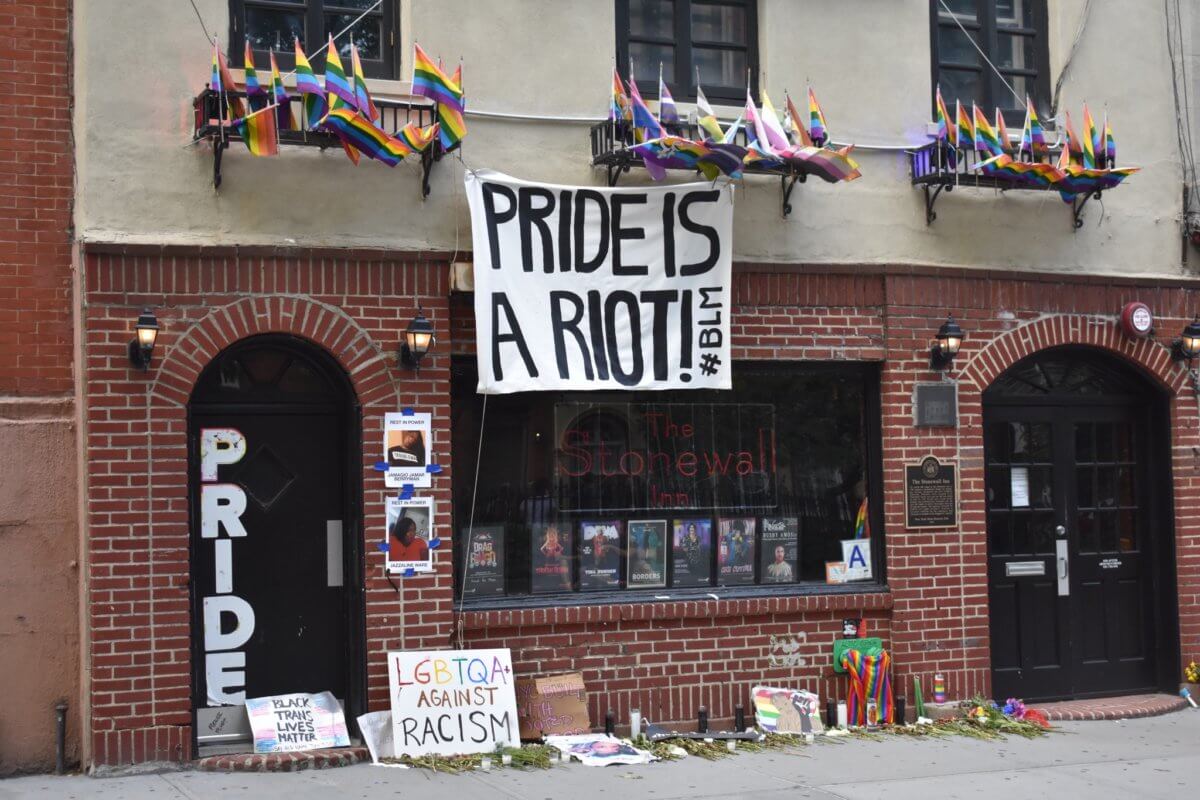 weekend-Stonewall inn-pride is a riot