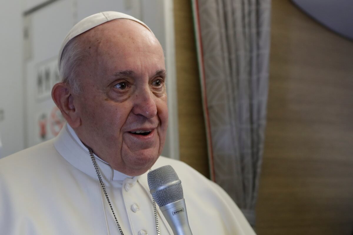 Pope Francis travels to Iraq