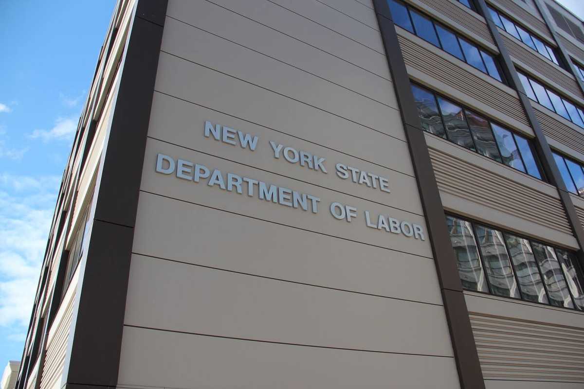 1599px-New_York_State_Department_of_Labor_building_(250_Schermerhorn_Street),_Brooklyn,_Sept_2017