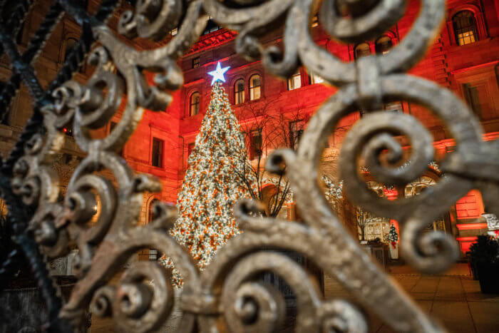 Christmas Tree at Lotte Palace.