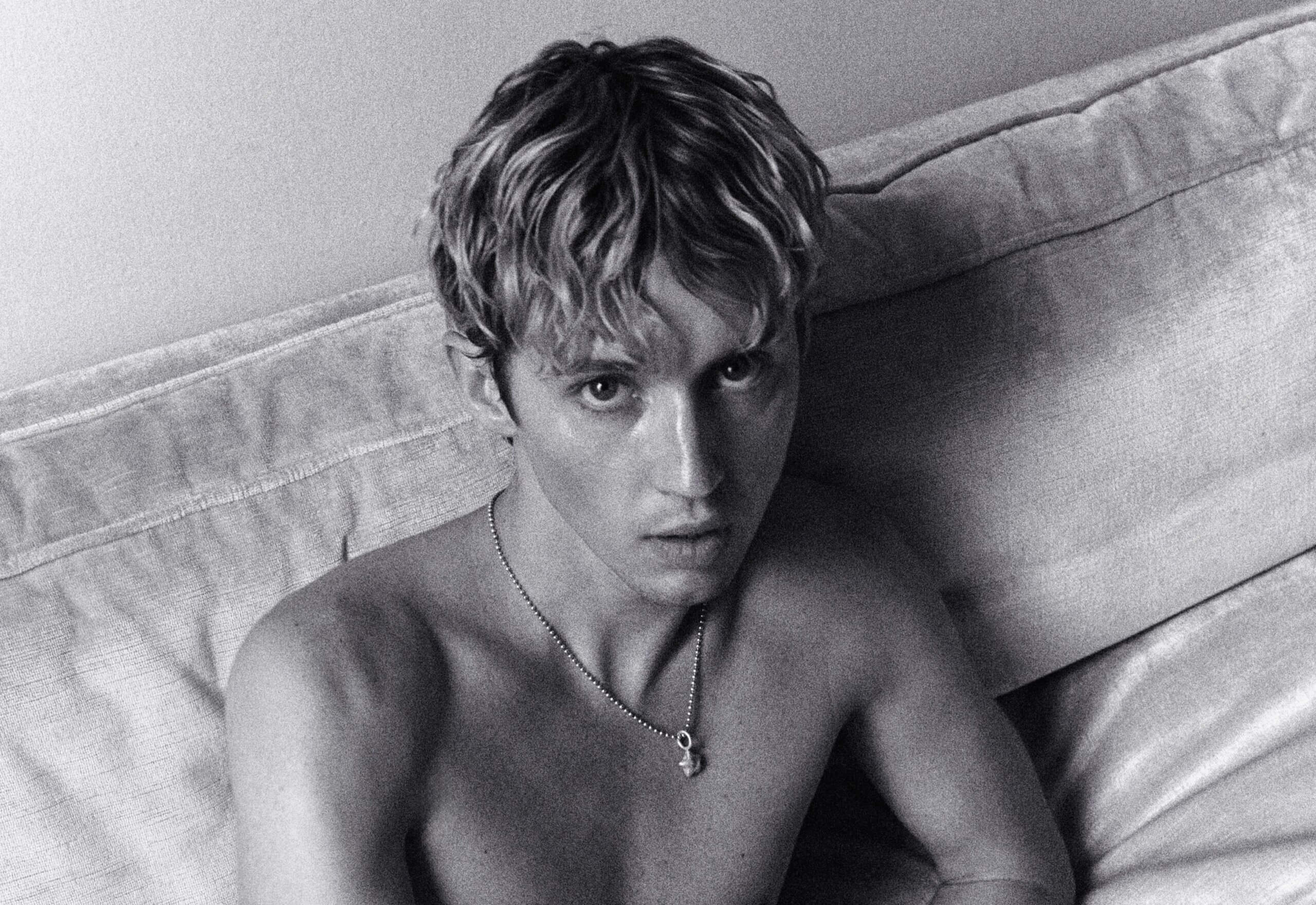 alt.binarie nude young October LGBTQ music: Troye Sivan and Yeule