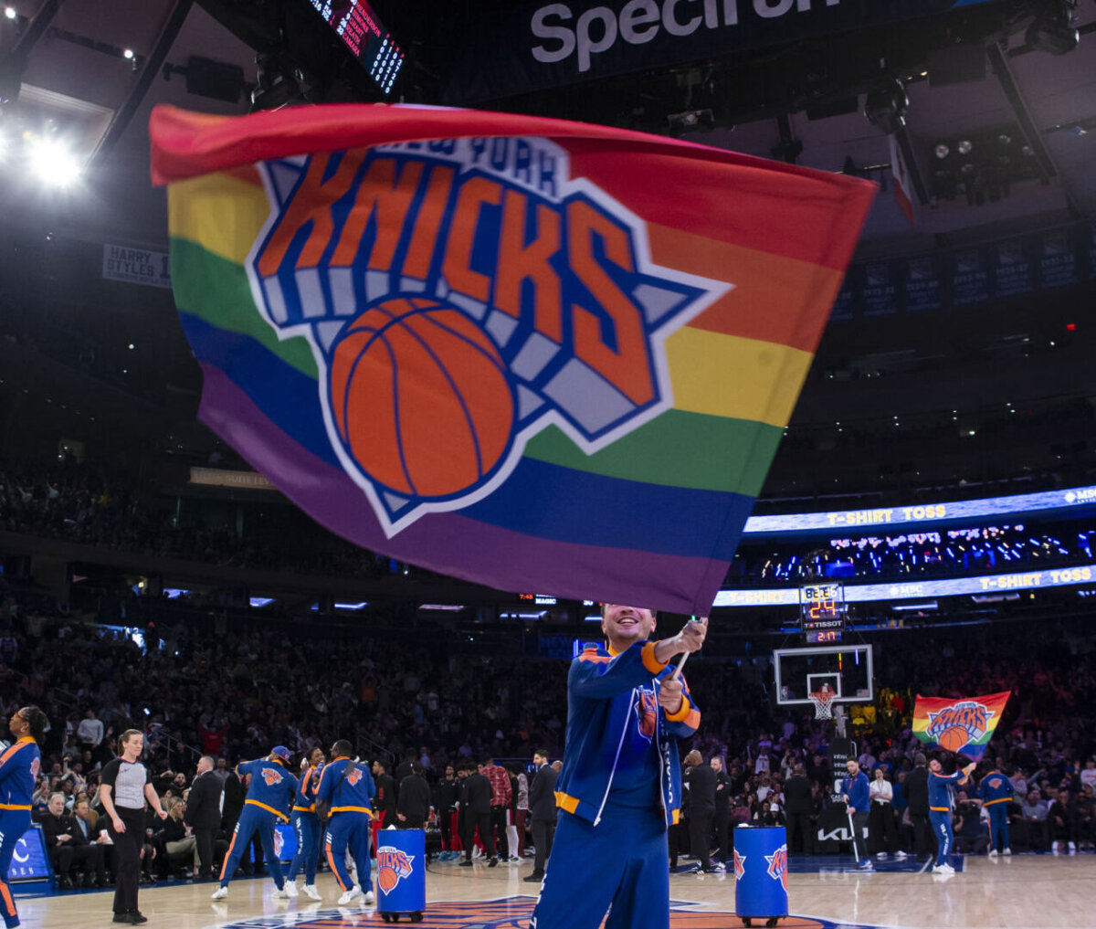 The Knicks featured Rainbow Flags on the court during Pride Ngiht festivities.