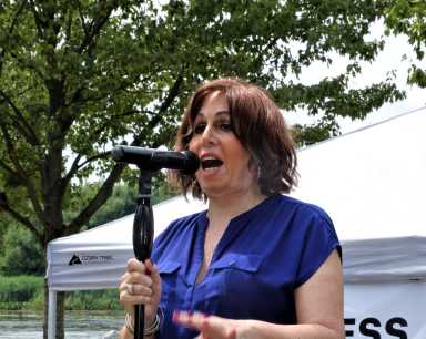 Melissa Sklarz.