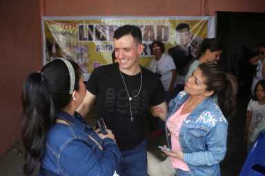 Andry Hernandez Romero, who was held for months in an El Salvador prison after the US alleged he was a member of the Tren de Aragua gang, talks with friends at his home following his release, in Tachira, Venezuela July 23, 2025.