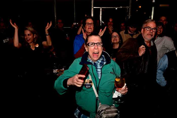 A lively crowd at Harlem Tavern.