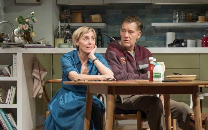 Saskia Reeves (Julie) and Clive Owen (Alfie) in "End" by David Eldridge at the Dorfman.