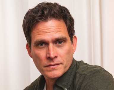 Stephen Pasquale plays Charles Condomine in "High Spirits."